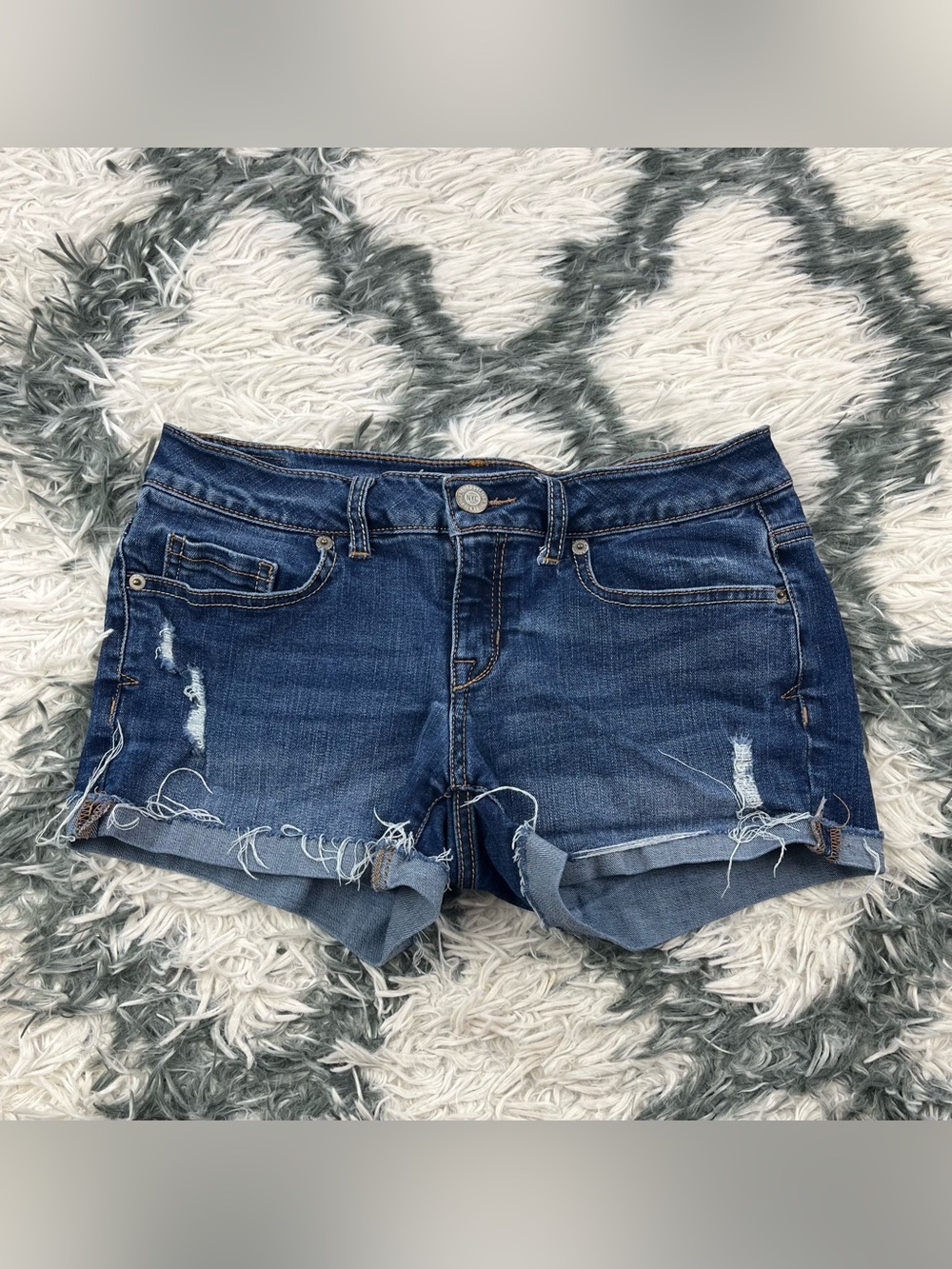Aeropostale Women’s Blue Distressed Midi Jean Shorts Size 4